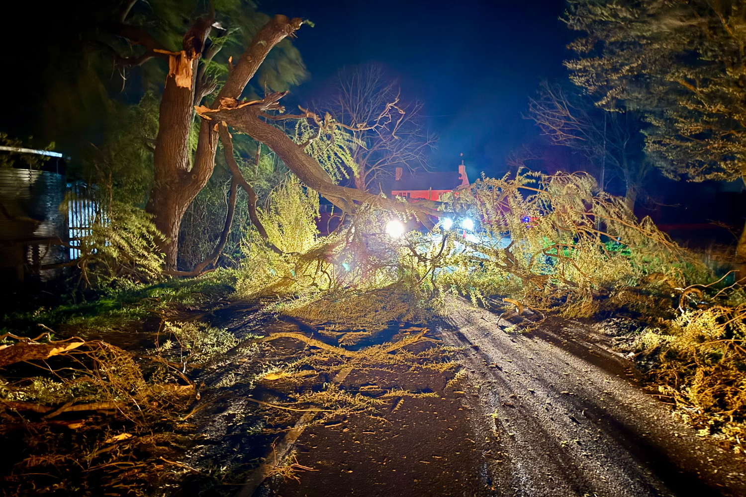 Volunteer Responders Work Through the Night to Keep Lincolnshire Moving